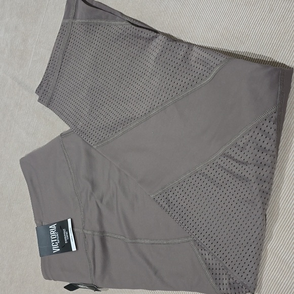 NWT-Victoria Sport Set - Picture 8 of 10